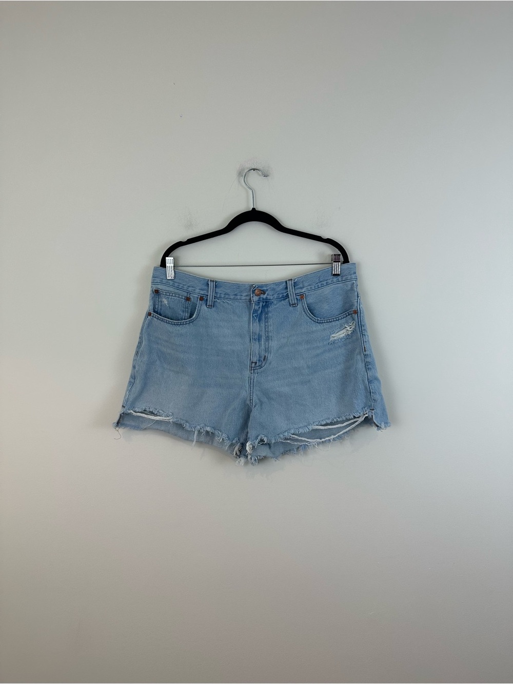 Madewell Relaxed Mid Length Light Wash Denim Shorts Size 32 Women's